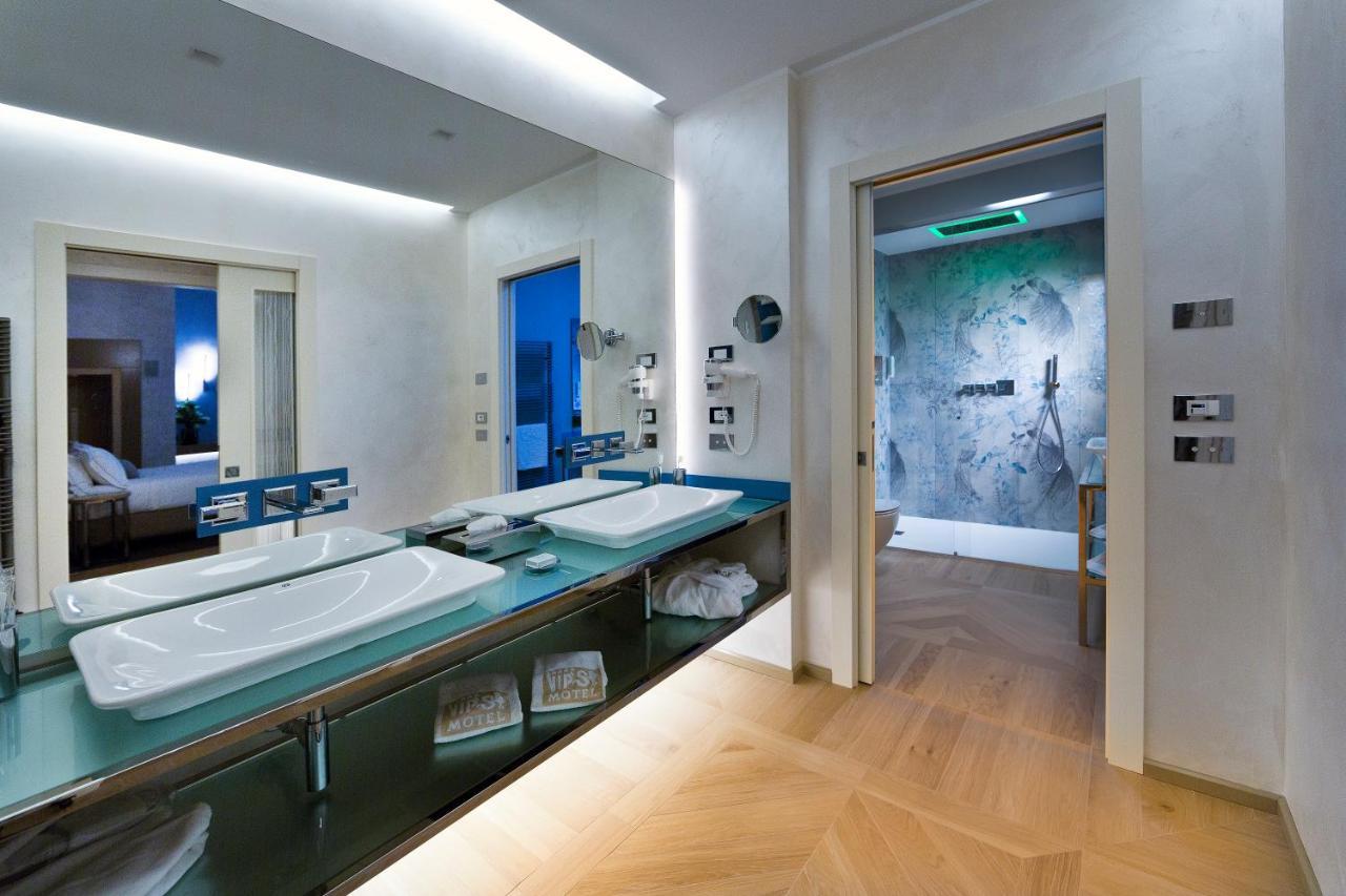 Vip's Luxury & 4*