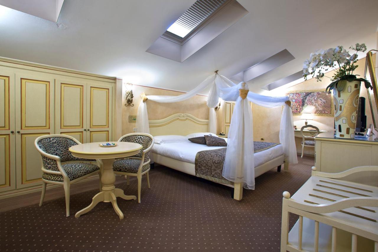 Vip's Luxury &