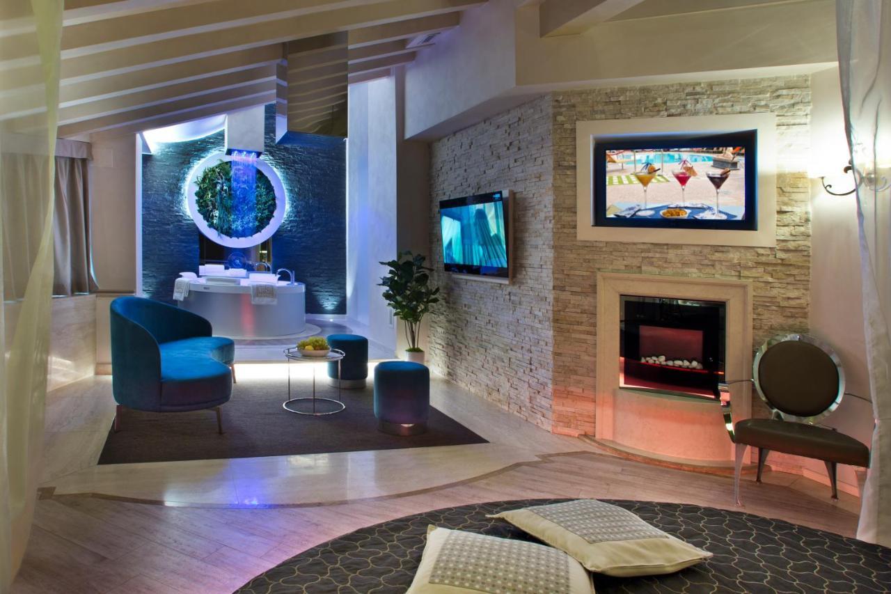 Hotel Vip's Luxury & 4*